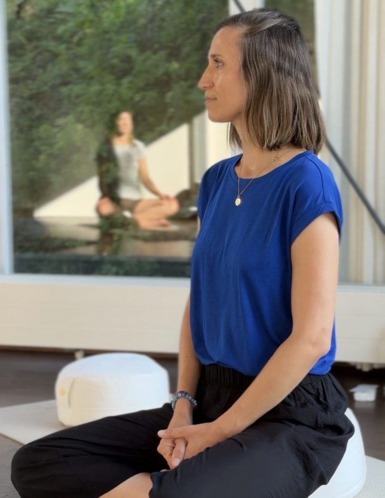 Funktionelles Atemtraining mit anderen in der Gruppe. Funktionelles Atemtraining in einer kleinen Gruppe.